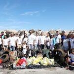Çeşme kıyılarından 1,5 ton atık çıkarıldı