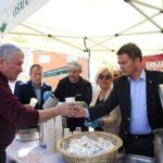 Başkan Erkan Aydın Mahallelerin Sesine Kulak Veriyor