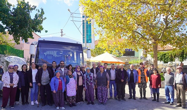Seferihisar Belediye Başkan Vekili Fuat Gümüş, Gödence Üretici Pazarı’nı ziyaret ederek üreticilerle bir araya geldi.
