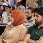 Yenişehirlioğlu, Kocaeli Kitap Fuarı’nda konuştu;  “İnsan, özünden uzaklaştığında kaybolur”